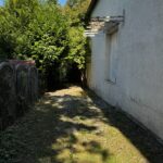Zugang Grundstück links zum Garten