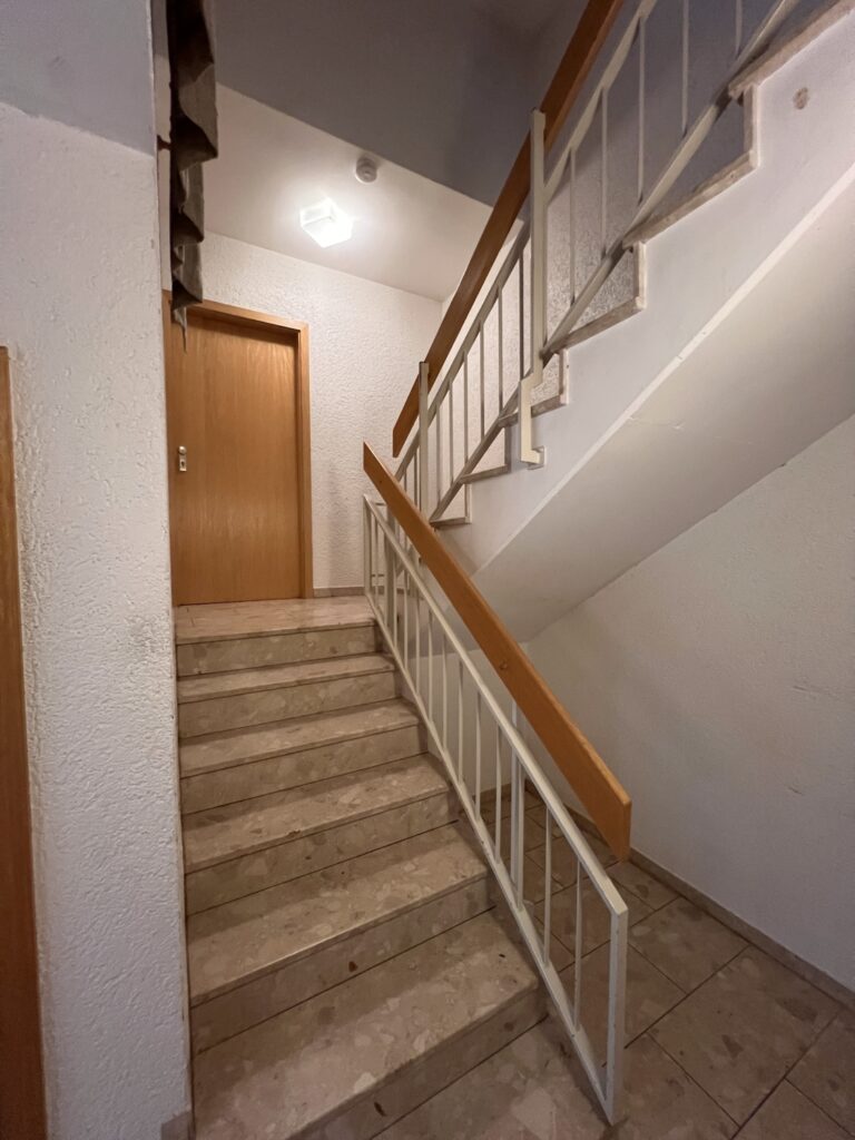 Zugang Büro 1.OG